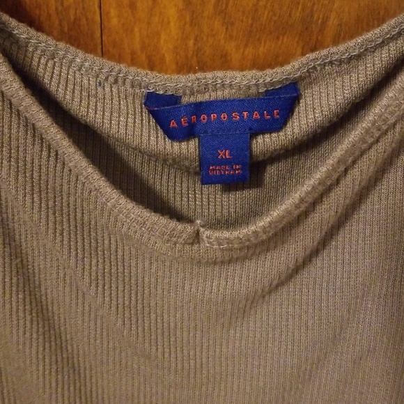 Halter top - Picture 2 of 3